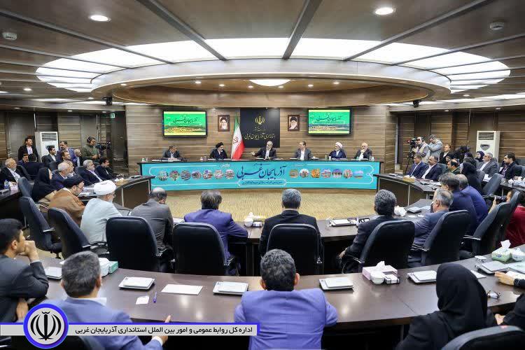 📸 نشست رییس جمهور با فرهیختگان و فعالان سیاسی، اجتماعی و فرهنگی استان آذربایجانغربی