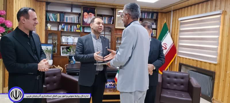 نشست تجلیل و قدردانی سید علی ترابی فرماندار شهرستان اشنویه و رئیس اداره منابع طبیعی و آبخیزداری اشنویه از خبرنگاران و اصحاب رسانه