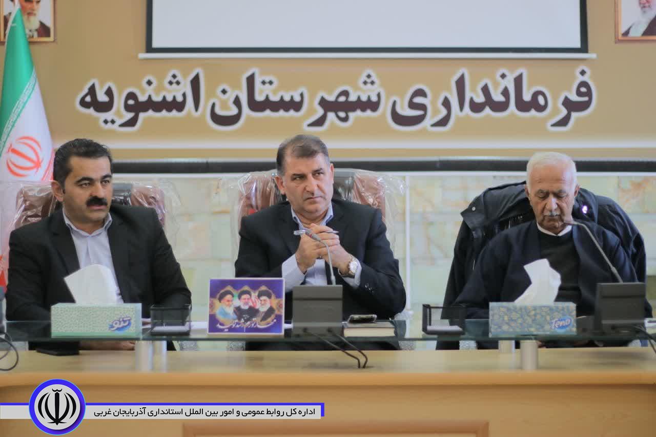 نشست هم اندیشی دانشجویان و تشکل های مردم نهاد با سید علی ترابی فرماندار شهرستان اشنویه