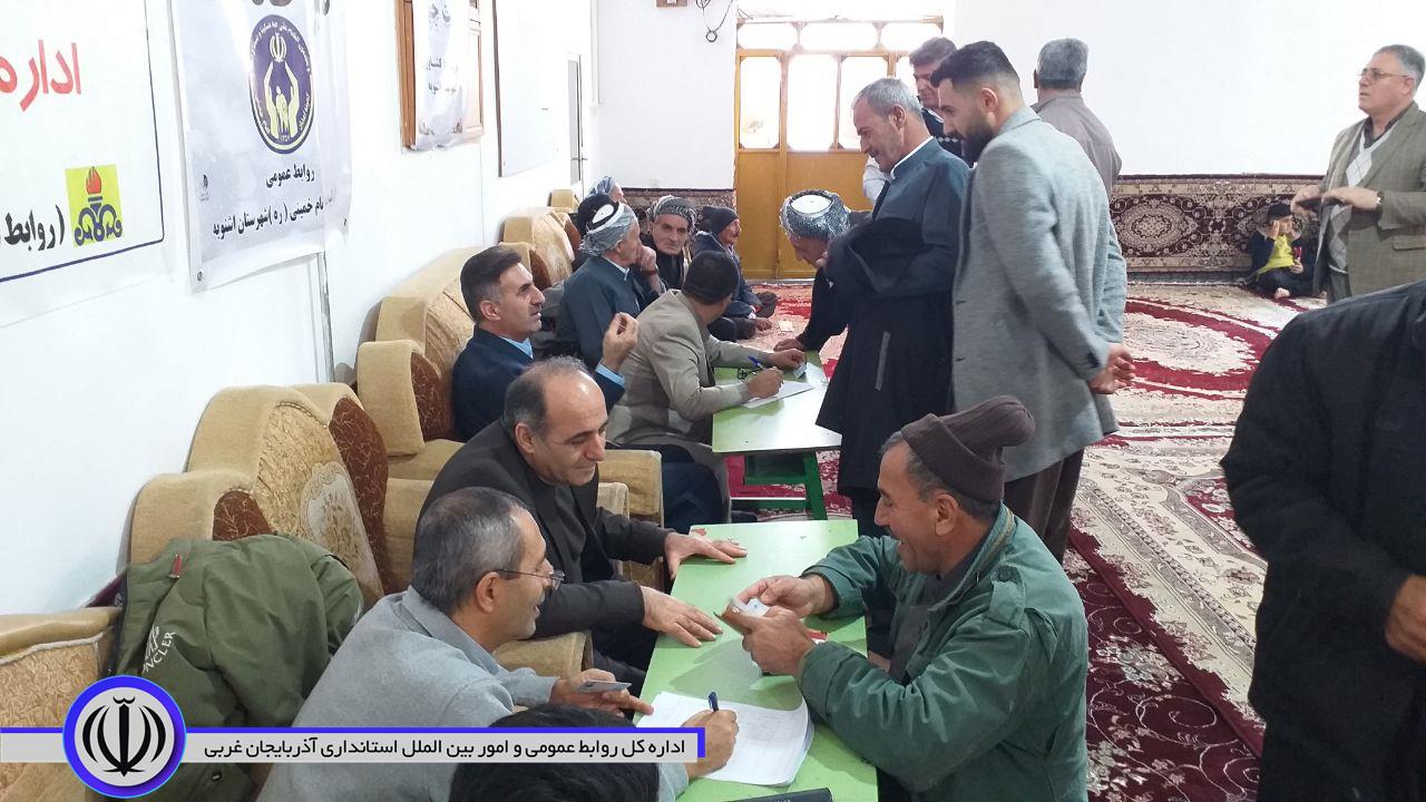 میز ارتباطات مردمی در نماز جمعه شهر نالوس