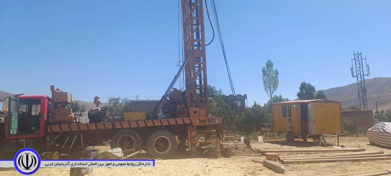 بازدید فرماندار از پروژه های آب و فاضلاب شهرستان