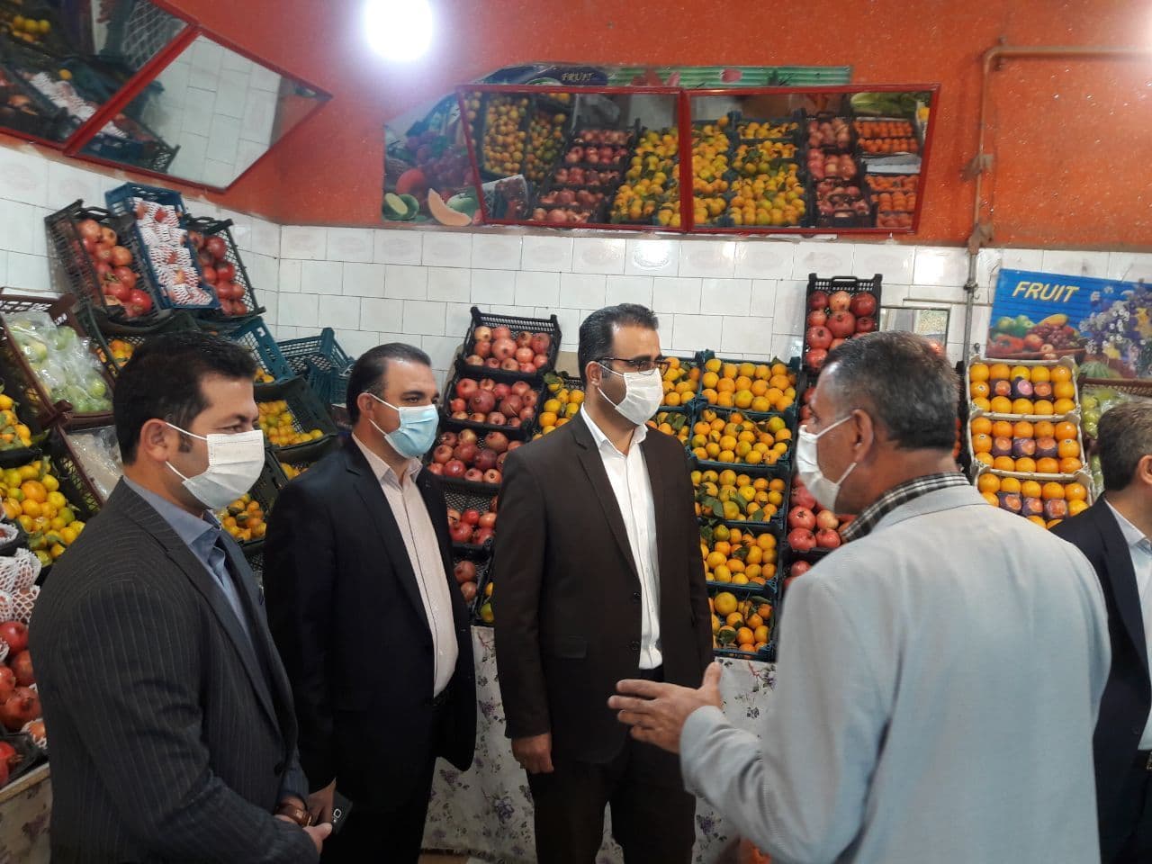 بازدید دکتر تمری معاون محترم سیاسی، امنیتی و اجتماعی فرمانداری بهمراه دکتر زرزا مدیریت محترم شبکه بهداشت و درمان و حاج رئوف سلطانی رئیس اتاق اصناف اشنویه از اصناف و بازاریان در خصوص رعایت پروتکل های ب