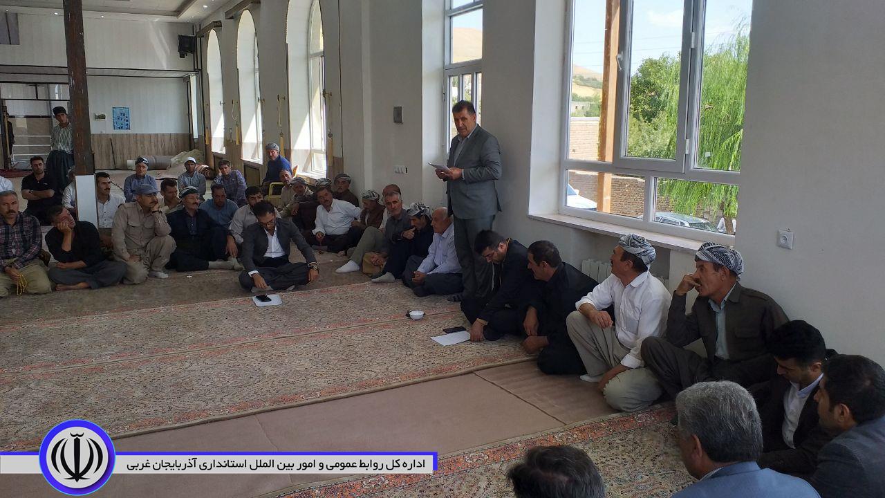 بازدید فرماندار از روستای بیمضرته