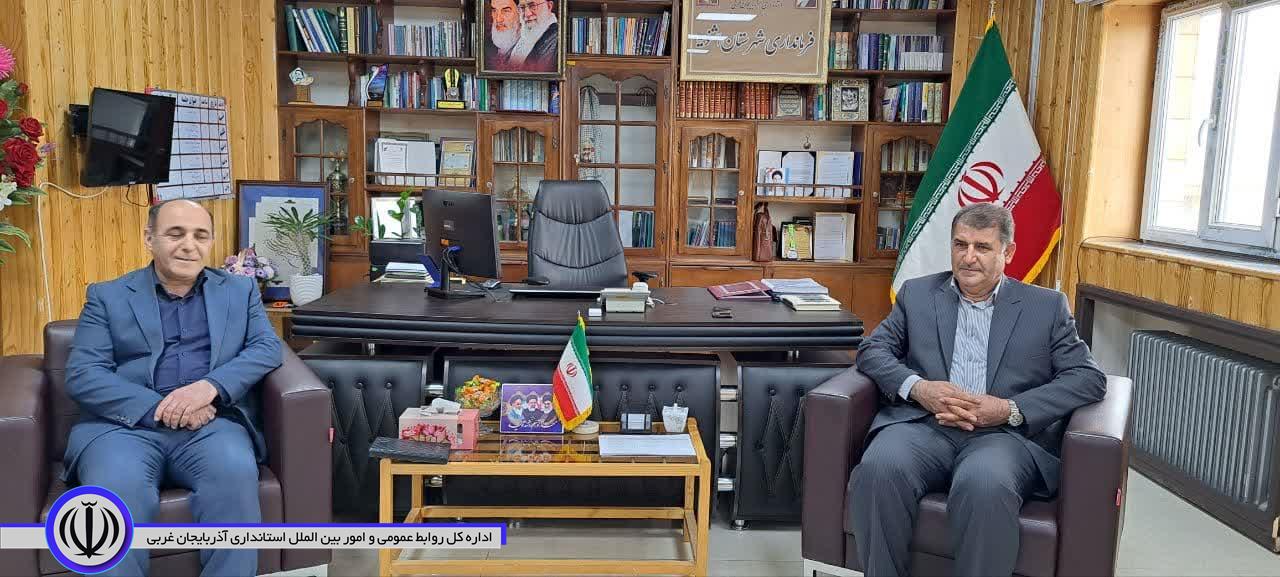 دیدار رییس و کارکنان کمیته امداد امام خمینی(ره) شهرستان با سید علی ترابی فرماندار شهرستان اشنویه بمناسبت سالگرد تاسیس کمیته امداد و آغاز هفته احسان و نیکوکاری