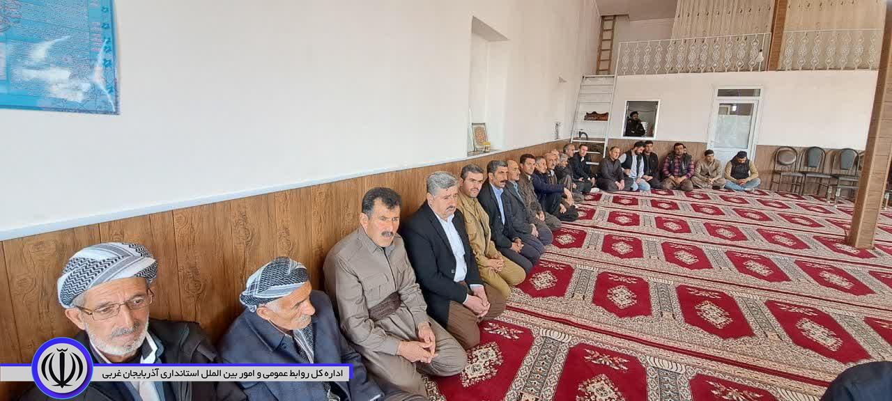 درقالب چهارشنبه ها توسعه پایدار روستایی دیدار فرماندار با مردم روستای دوستک