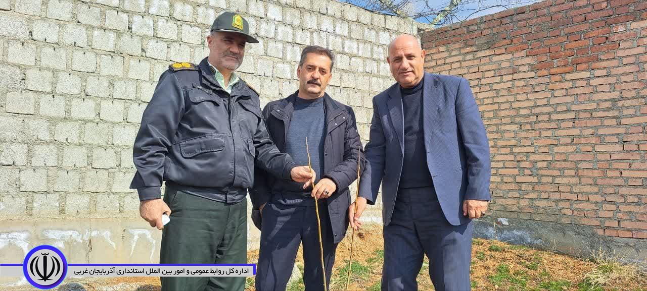 گزارش تصویری نهالکاری بمناسبت روز درختکاری با حضور سید علی ترابی فرماندار شهرستان اشنویه