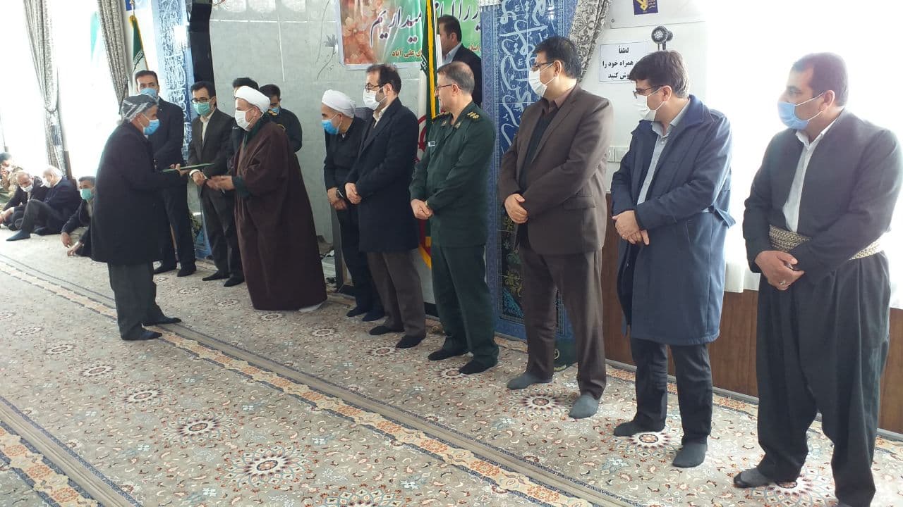 در نهمین روز از دهه مبارک فجر: برگزاری مراسم جشن انقلاب در روستای علی آباد
