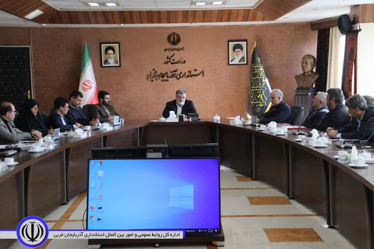 آلبوم تصویری / دیدار مدیر و فعالان حوزه گردشگری و صنایع دستی استان با استاندار آذربایجان‌غربی