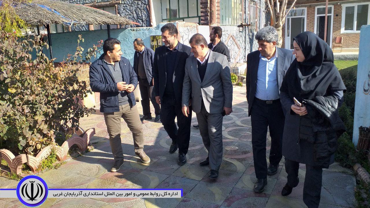 بازدید فرماندار از اقامتگاه بوم گردی بالاگیر