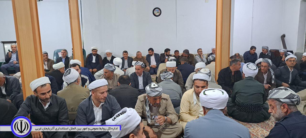 همایش علما و روحانیون شهرستان اشنویه با حضور فرماندار این شهرستان برگزار شد.