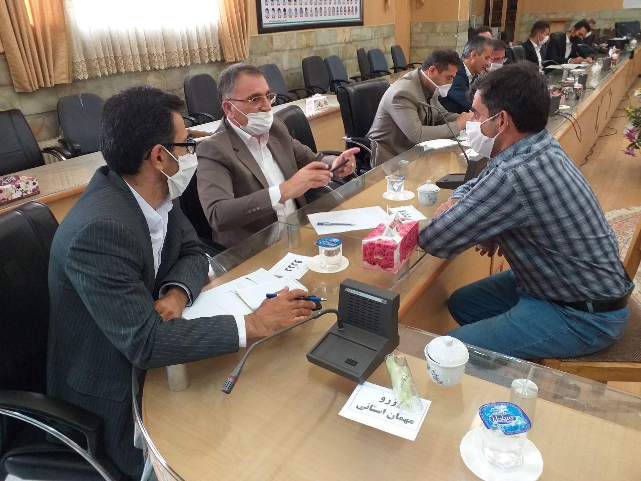 دیدار چهره به چهره مدیرعامل محترم صندوق کارآفرینی امید استان با متقاضیان طرحها وپرو ژه های اشتغالزایی شهرستان اشنویه