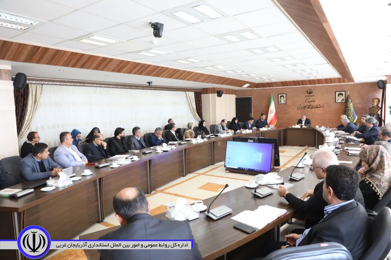 آلبوم تصویری / دیدار مدیر و فعالان حوزه گردشگری و صنایع دستی استان با استاندار آذربایجان‌غربی