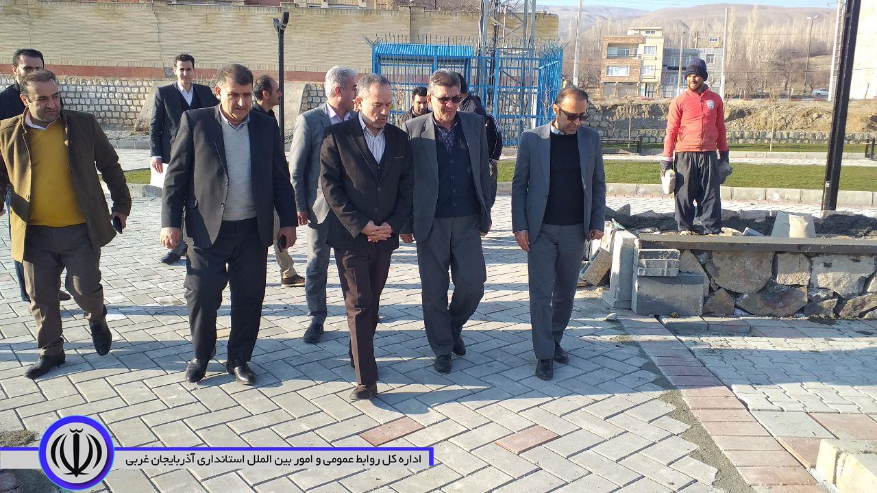 بازدید فرماندار بهمراه مدیرکل امور شهری و شوراها استانداری از پروژه های عمرانی شهرداری