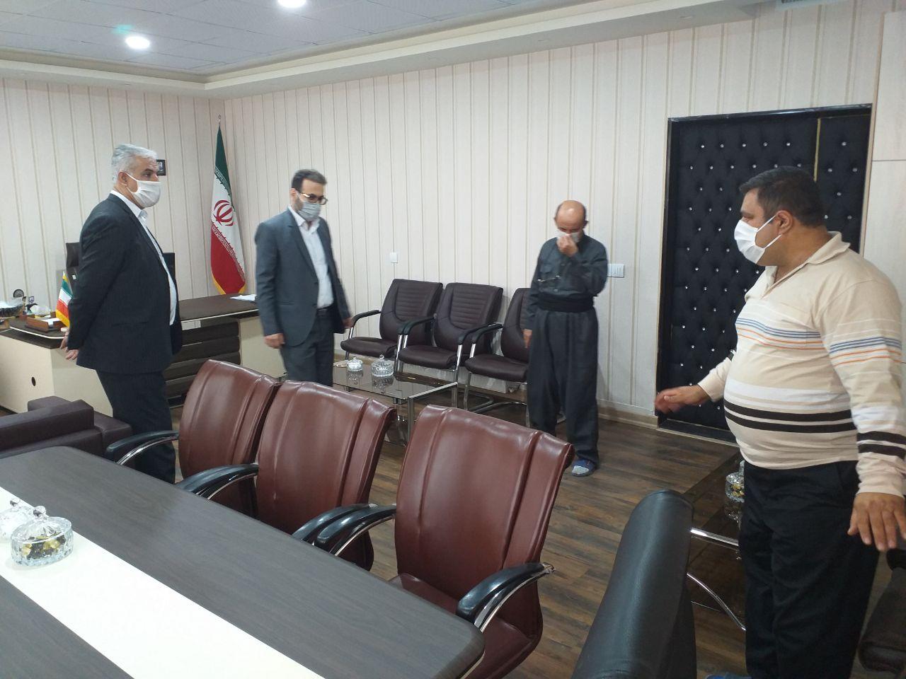 بازدید فرماندار محترم از ادارات در راستای گام دوم فاصله گذاری اجتماعی در پیشگیری از بیماری کووید _19