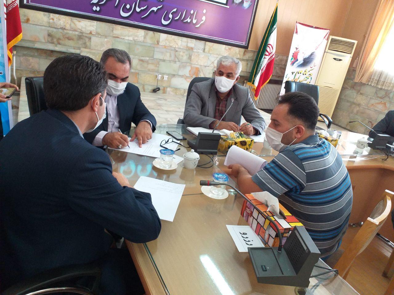 دیدار چهره به چهره مدیرعامل محترم صندوق کارآفرینی امید استان با متقاضیان طرحها وپرو ژه های اشتغالزایی شهرستان اشنویه