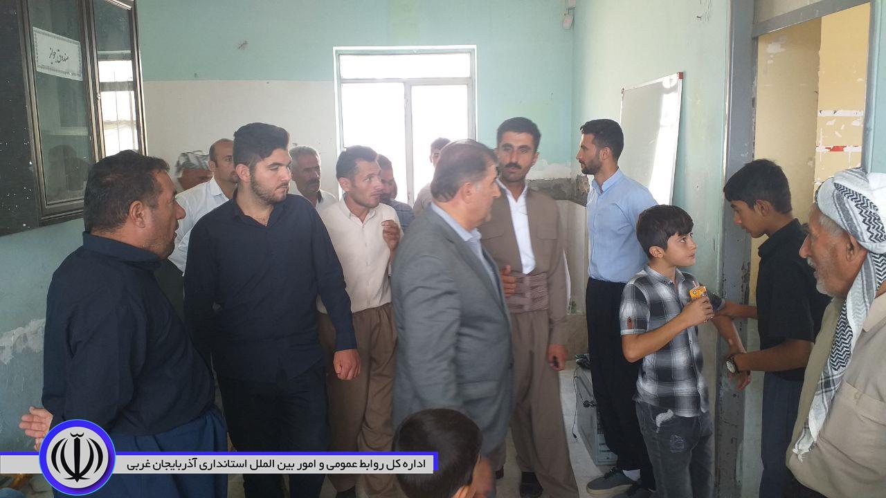 بازدید فرماندار از روستای بیمضرته