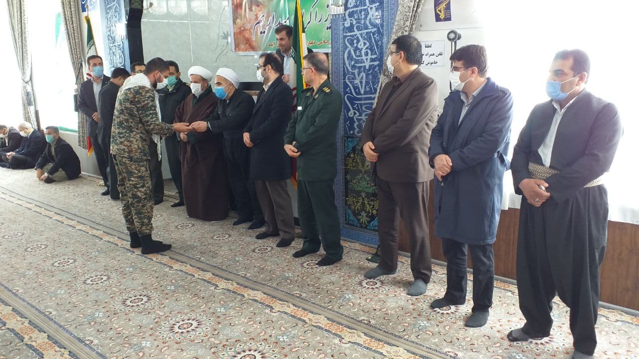 در نهمین روز از دهه مبارک فجر: برگزاری مراسم جشن انقلاب در روستای علی آباد