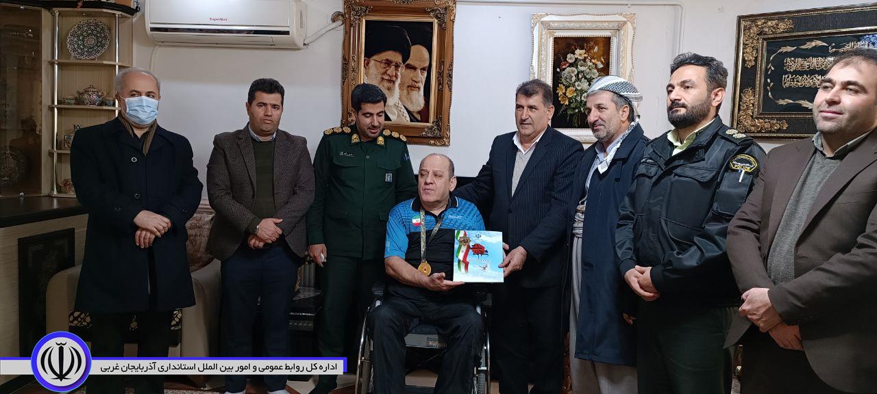 دیدار فرماندار اشنویه با حاج حسن جانفشان قهرمان ملی تنیس روی میز