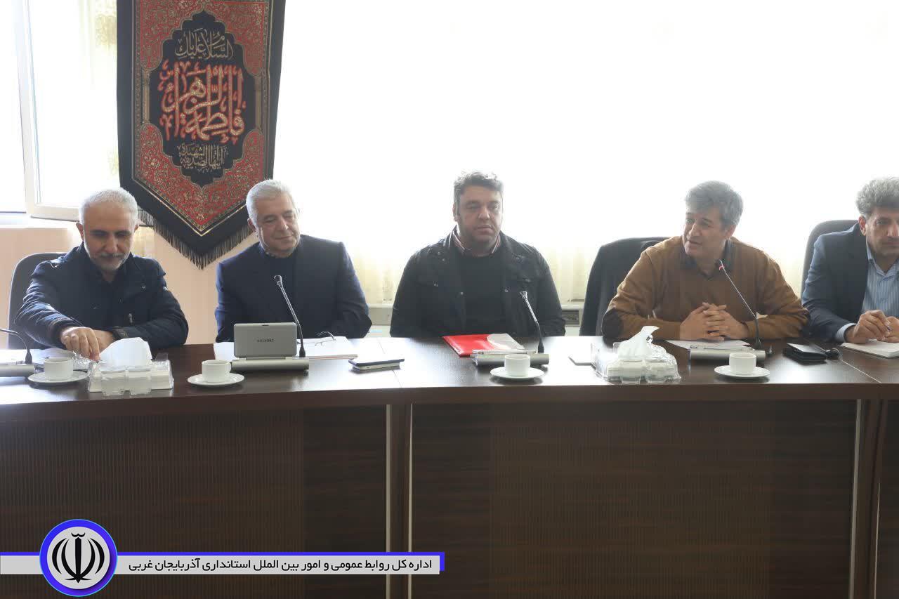 آلبوم تصویری / دیدار مدیر و فعالان حوزه گردشگری و صنایع دستی استان با استاندار آذربایجان‌غربی