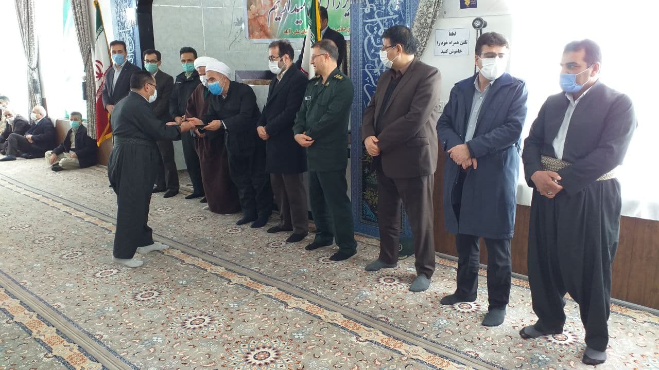 در نهمین روز از دهه مبارک فجر: برگزاری مراسم جشن انقلاب در روستای علی آباد