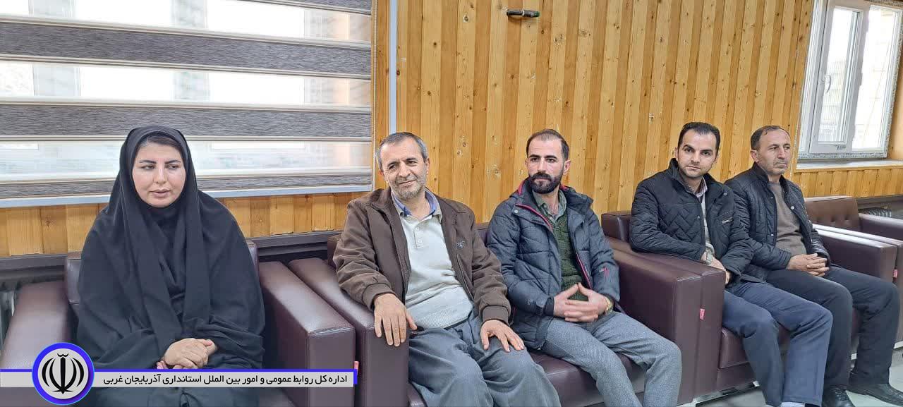 دیدار رییس و کارکنان کمیته امداد امام خمینی(ره) شهرستان با سید علی ترابی فرماندار شهرستان اشنویه بمناسبت سالگرد تاسیس کمیته امداد و آغاز هفته احسان و نیکوکاری